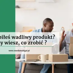 Dwóch mężczyzn z rozczarowaniem otwiera paczkę. Czy wiesz, co to jest reklamacja wadliwego produktu?