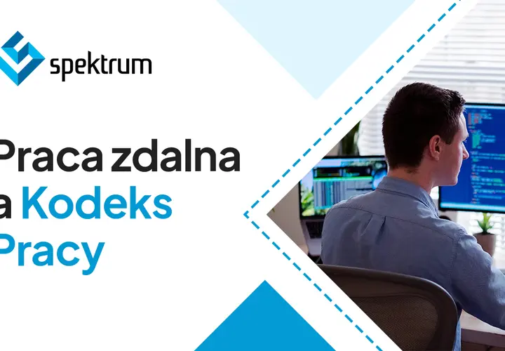 Praca zdalna a Kodeks Pracy: młody mężczyzna programuje przy biurku, analizując kod na ekranie komputera.