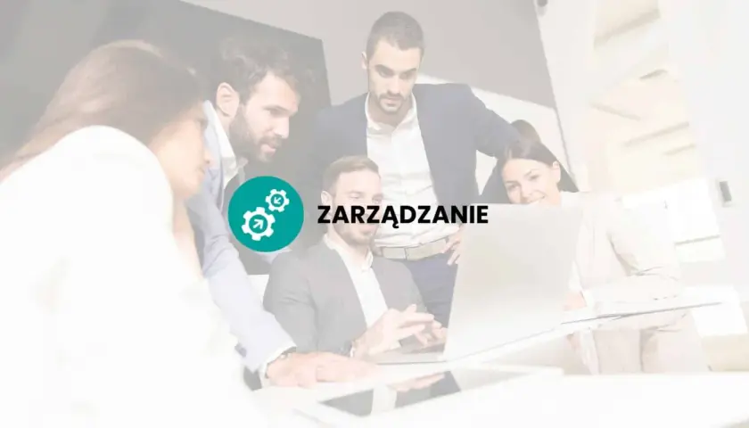 Zespół pracuje nad projektem, dyskutując nad zadaniowym czasem pracy.