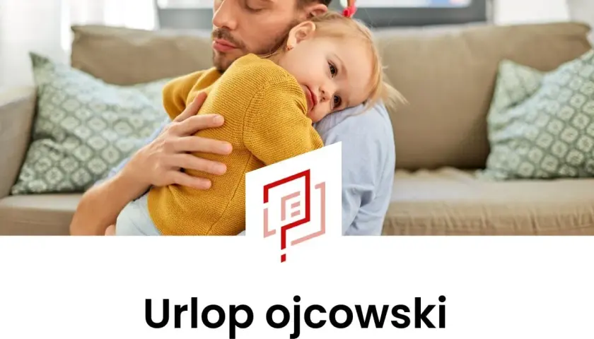 Ojciec tuli córeczkę, przygotowując wniosek o urlop ojcowski. Czas spędzony z rodziną jest bezcenny.